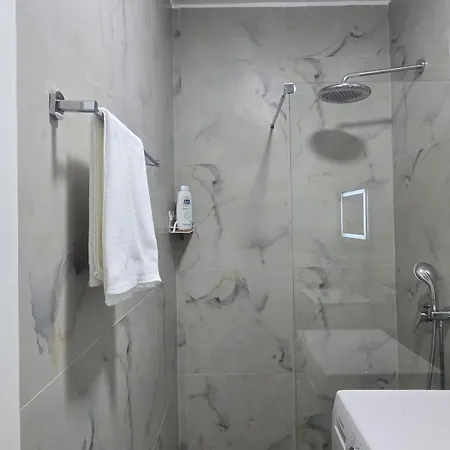 Downtown טיראנה